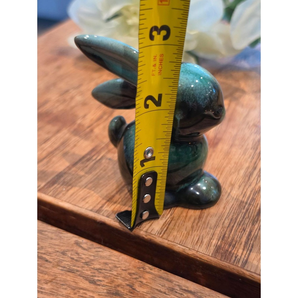 Vintage Blue Mountain Pottery Mini Green Bunny Rabbit Figurine 3" - Picture 4 of 6